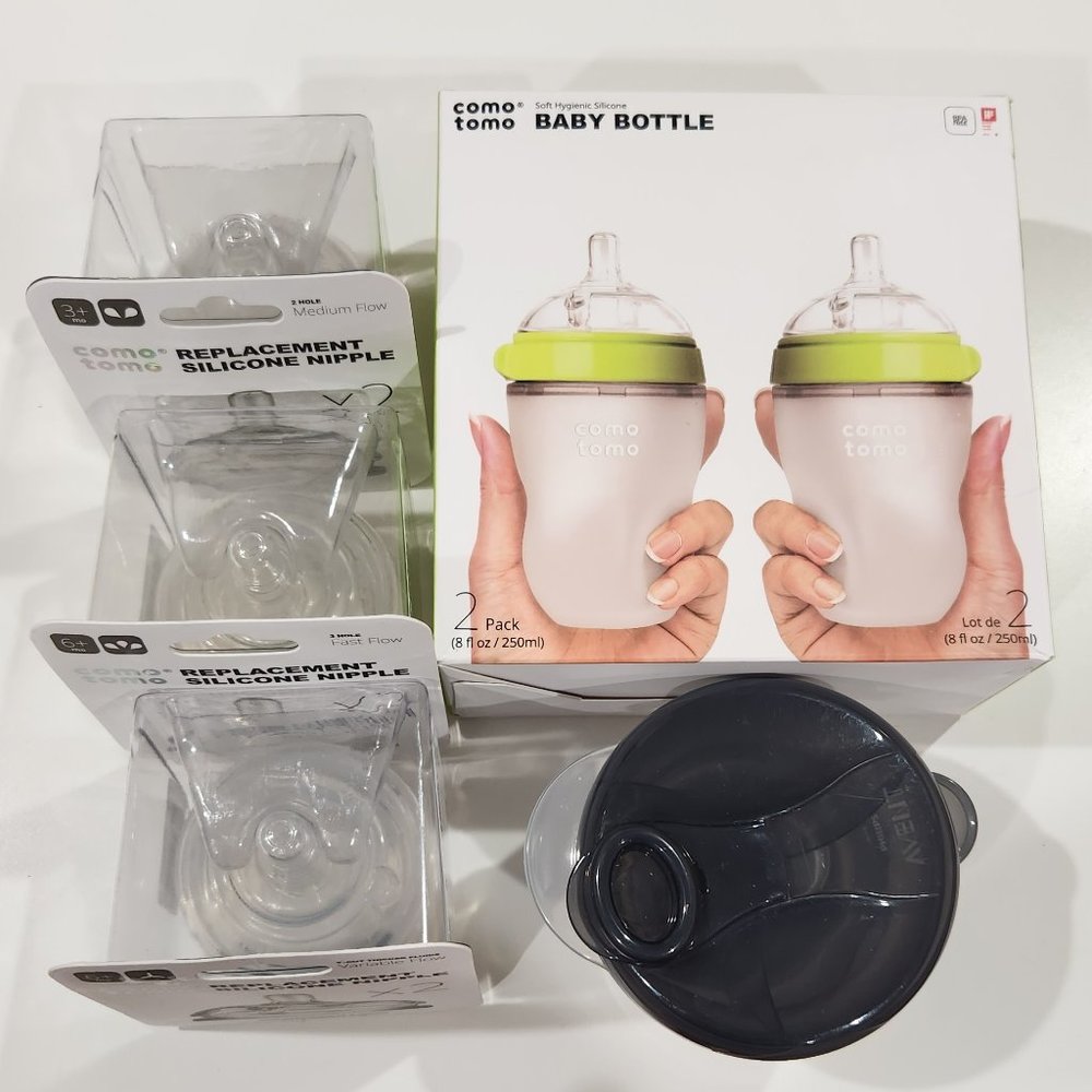 Comotomo 8 Ounce Baby Bottles w/ 3 Replacement Silicon Nipples *NEW*